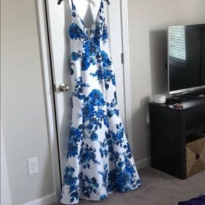 NWOT Xscape floral gown
